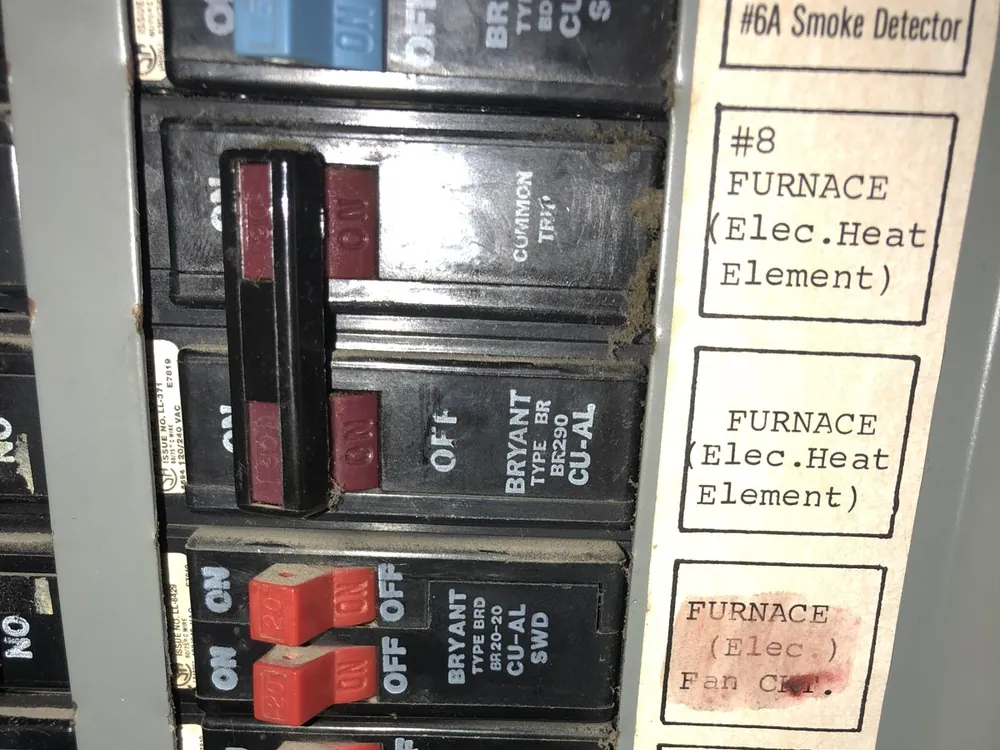 Panel breakers with the smoke detector circuit labeled